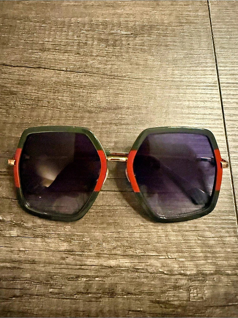 Geometric Frame Sunglasses green & red